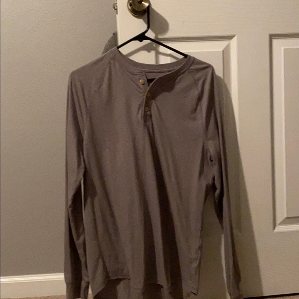 Long sleeve grey shirt